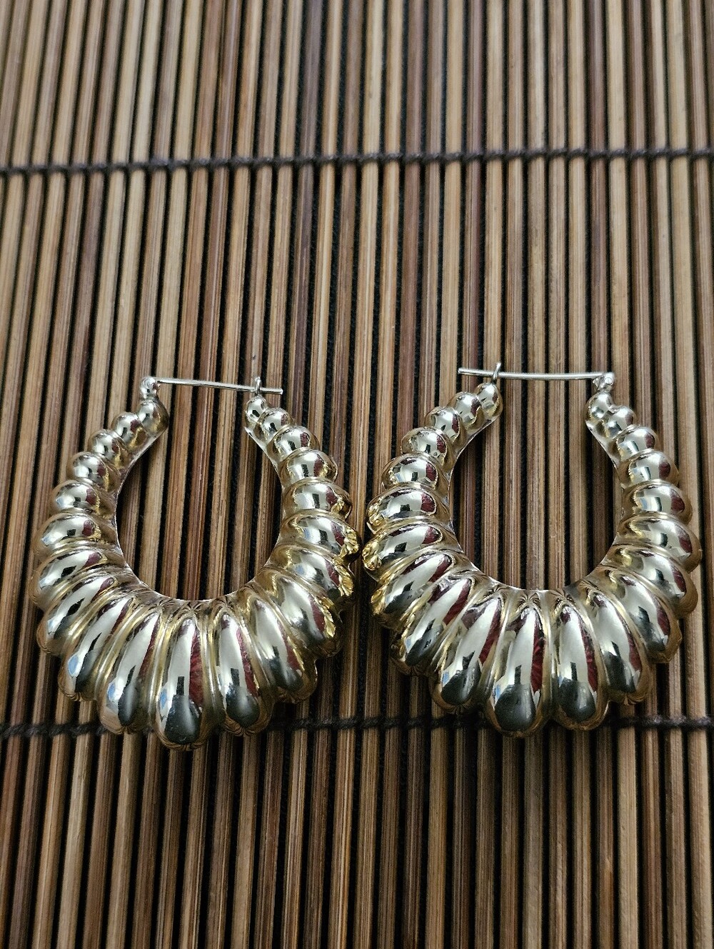 14k Shrimp Hoop Yellow Gold Earrings (Vintage)